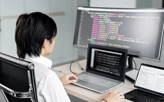 阿克苏 ,php声明和调用变量的符号是什么？